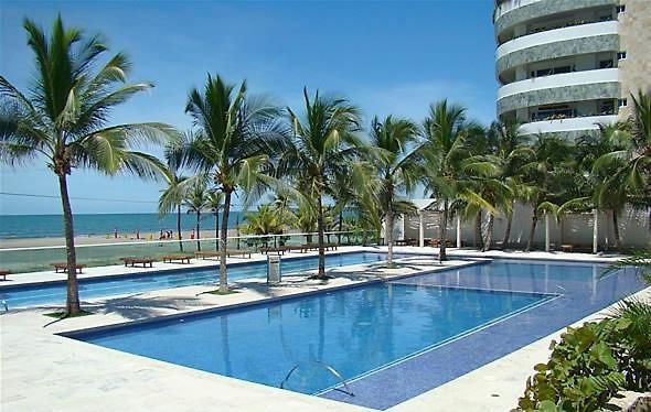 Apartamento Edificio Con Piscina Frente Al Mar Con Excelente Ubicación Piso 4 *