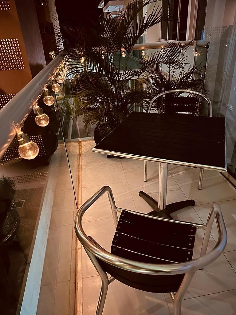 Edificio Con Piscina Frente Al Mar Con Excelente Ubicación Piso 4 Apartamento