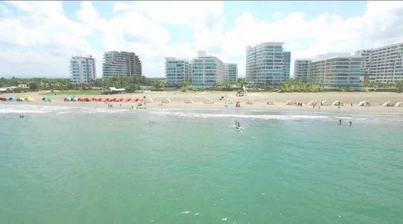 Edificio Con Piscina Frente Al Mar Con Excelente Ubicación Piso 4 Apartamento