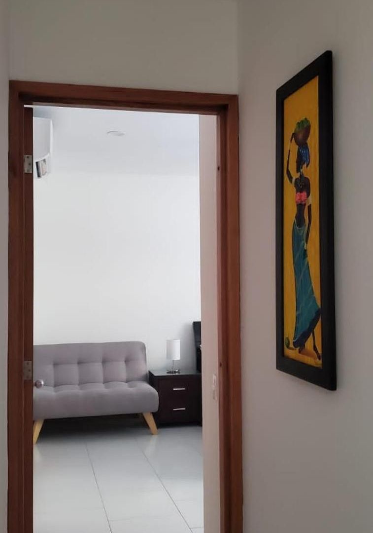 Edificio Con Piscina Frente Al Mar Con Excelente Ubicación Piso 4 Apartamento *