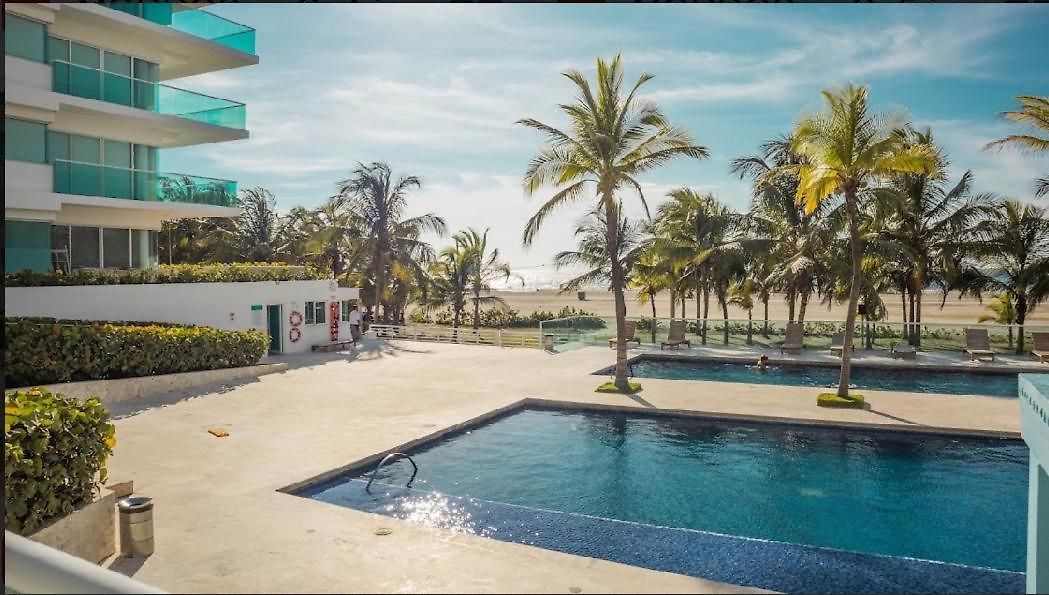 Apartamento Edificio Con Piscina Frente Al Mar Con Excelente Ubicación Piso 4 *
