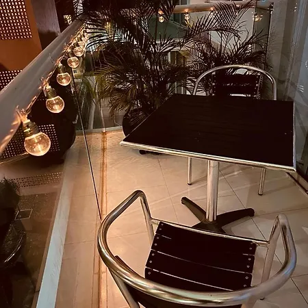 Edificio Con Piscina Frente Al Mar Con Excelente Ubicación Piso 4 Apartamento