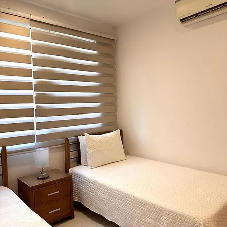 Edificio Con Piscina Frente Al Mar Con Excelente Ubicación Piso 4 * Cartagena