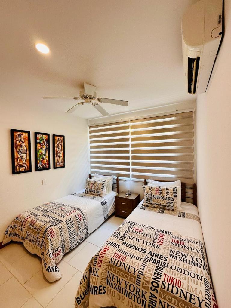 Edificio Con Piscina Frente Al Mar Con Excelente Ubicación Piso 4 Apartamento *